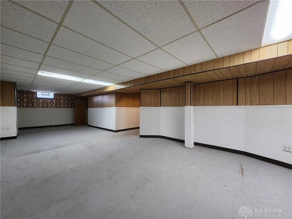 2219 Fairport Ave, Dayton, OH 45406 