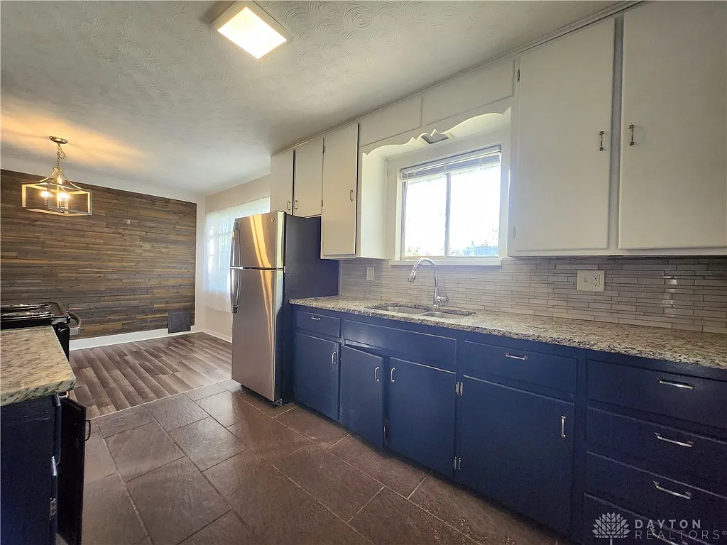 2219 Fairport Ave, Dayton, OH 45406 