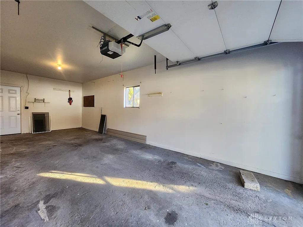 2219 Fairport Ave, Dayton, OH 45406 