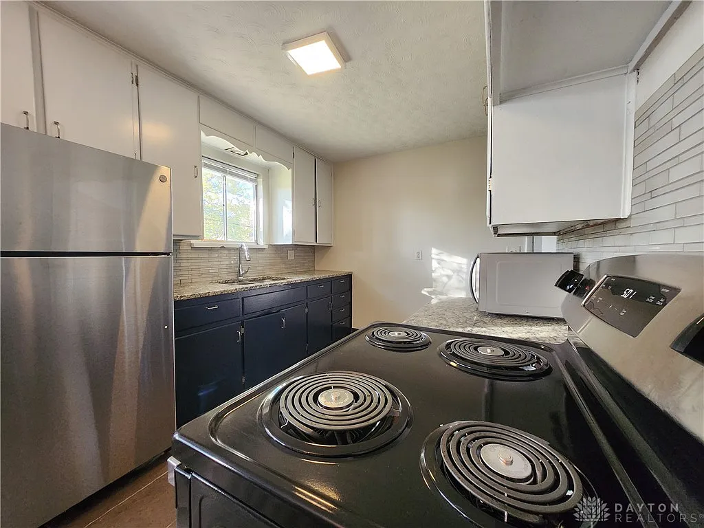 2219 Fairport Ave, Dayton, OH 45406 