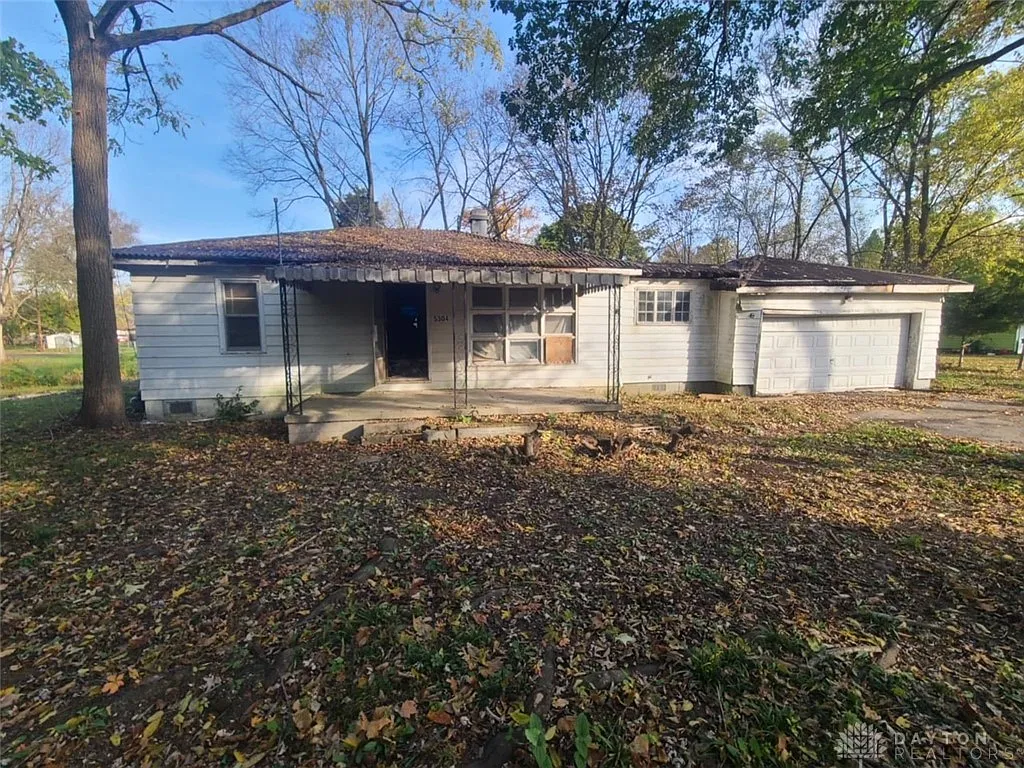 Ranch Home with Quiet Charm – Ready for Updates
