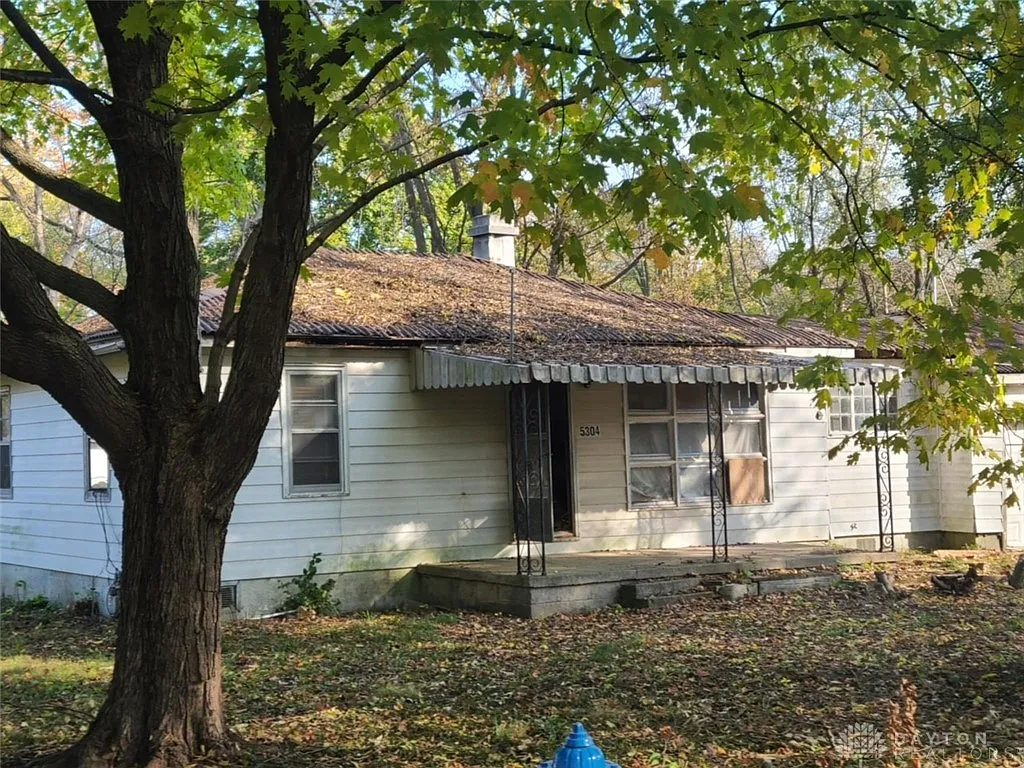 Ranch Home with Quiet Charm – Ready for Updates