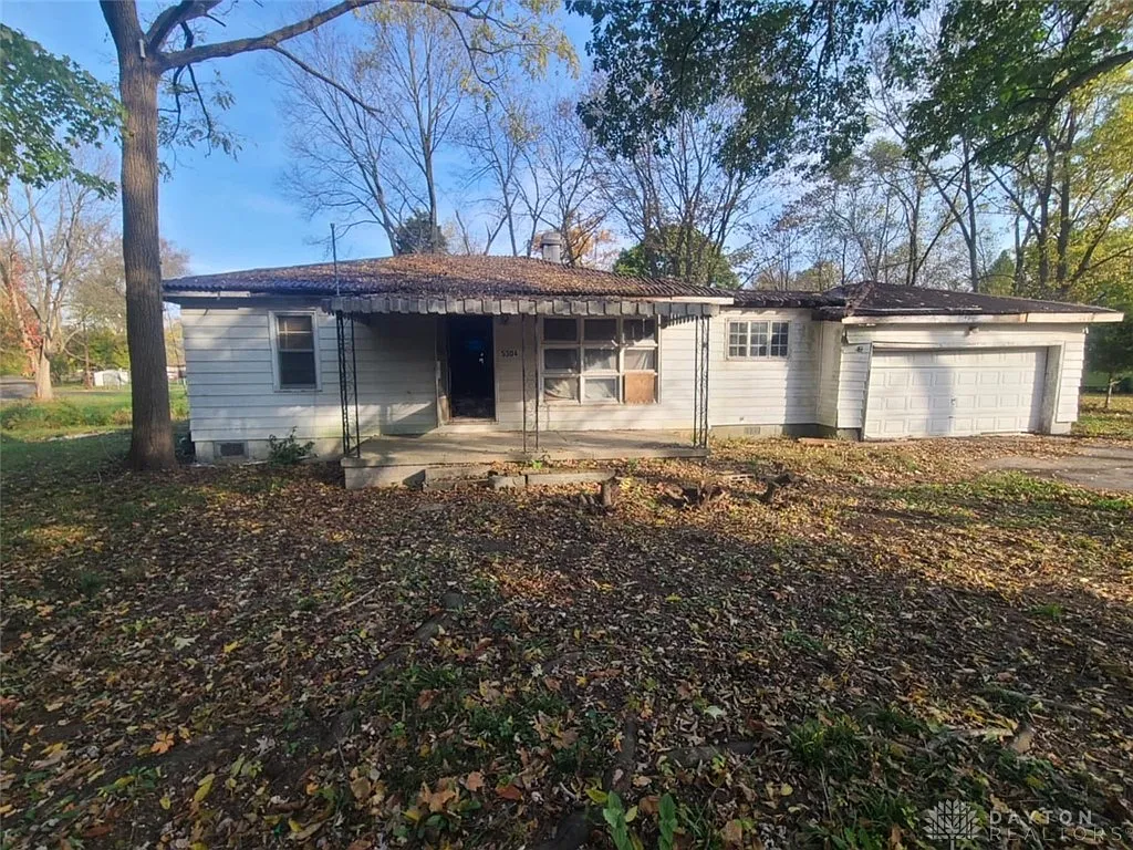 Ranch Home with Quiet Charm – Ready for Updates