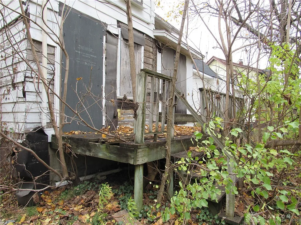 Unlock the Potential: 3-Bedroom Home with Spacious Layout and Investment Opportunity