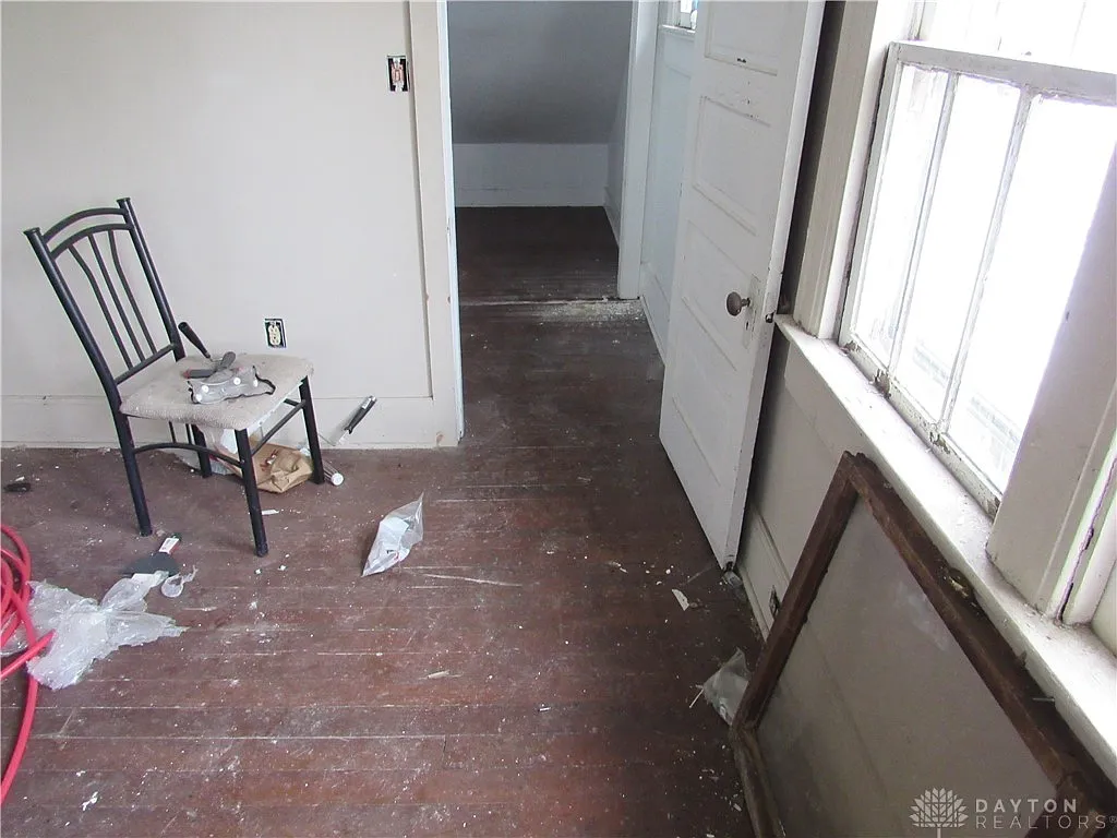 Unlock the Potential: 3-Bedroom Home with Spacious Layout and Investment Opportunity