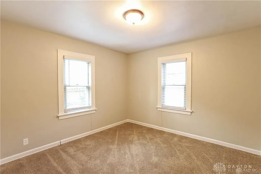 2200 Kensington Dr, Dayton, OH 45406 