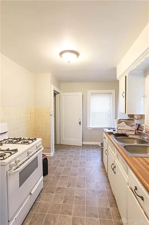 2200 Kensington Dr, Dayton, OH 45406 