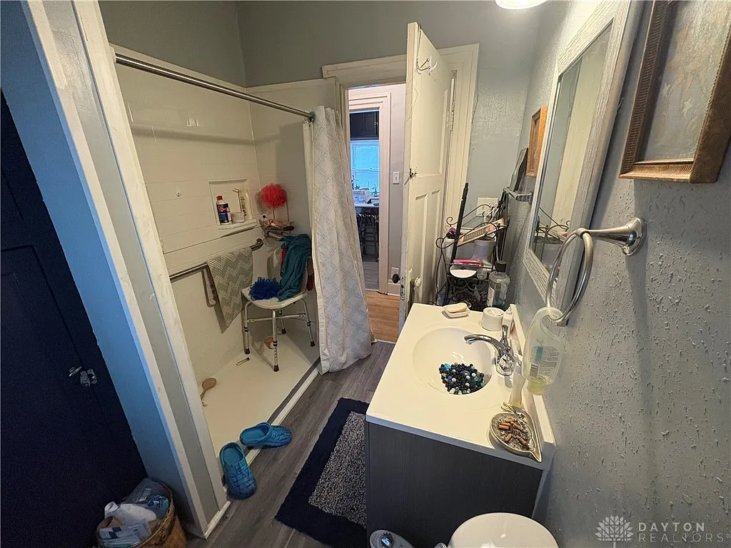 374 Bolander Ave, Dayton, OH 45417 