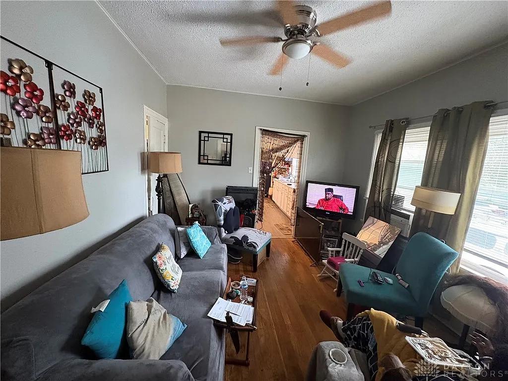 374 Bolander Ave, Dayton, OH 45417 