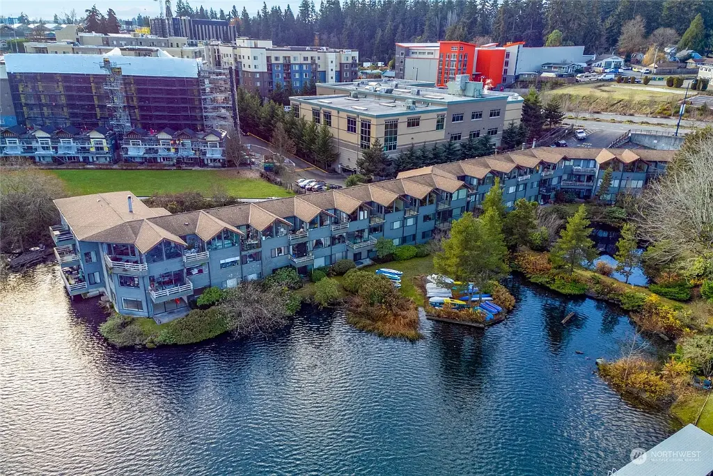 19428 Aurora Avenue N UNIT 106, Shoreline, WA 98133 
