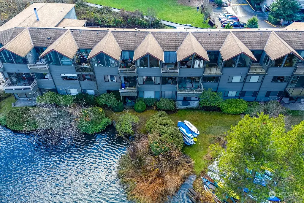 19428 Aurora Avenue N UNIT 106, Shoreline, WA 98133 