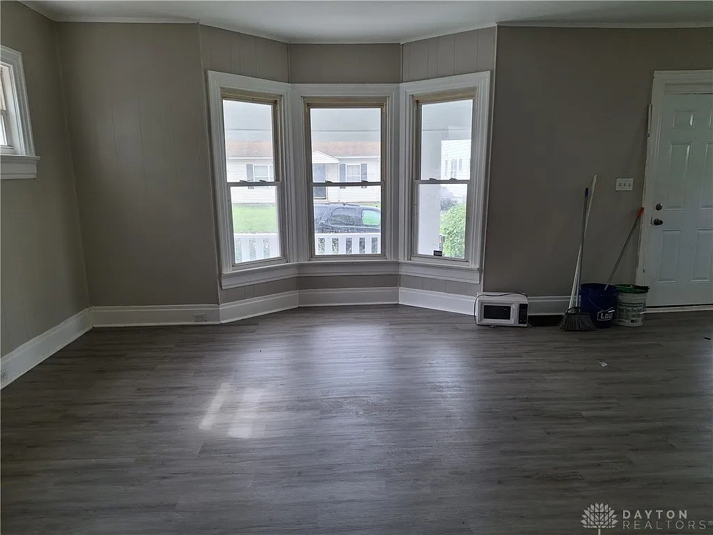 Elegant home with spacious living areas, modern kitchen, and luxurious master suite