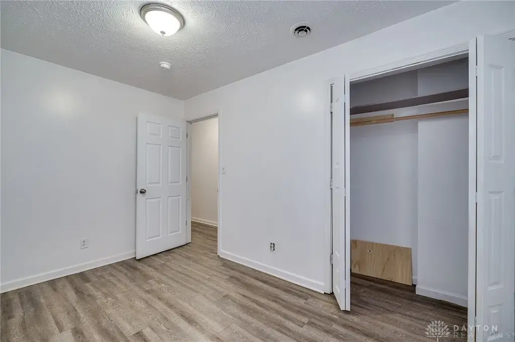 104 Crown Ave, Dayton, OH 45417 