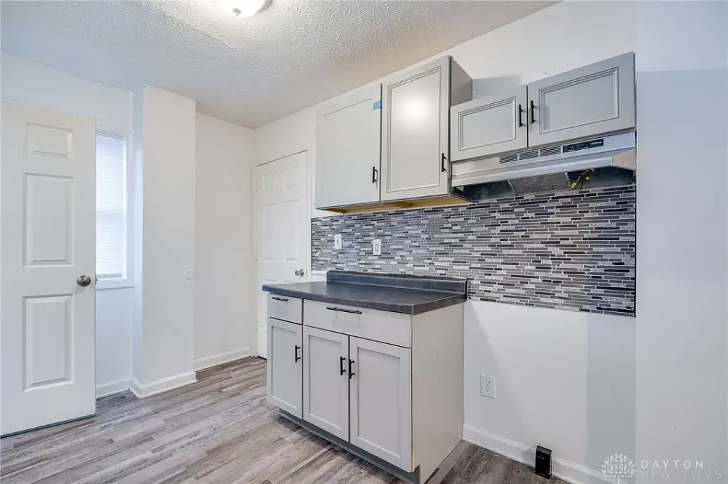 104 Crown Ave, Dayton, OH 45417 