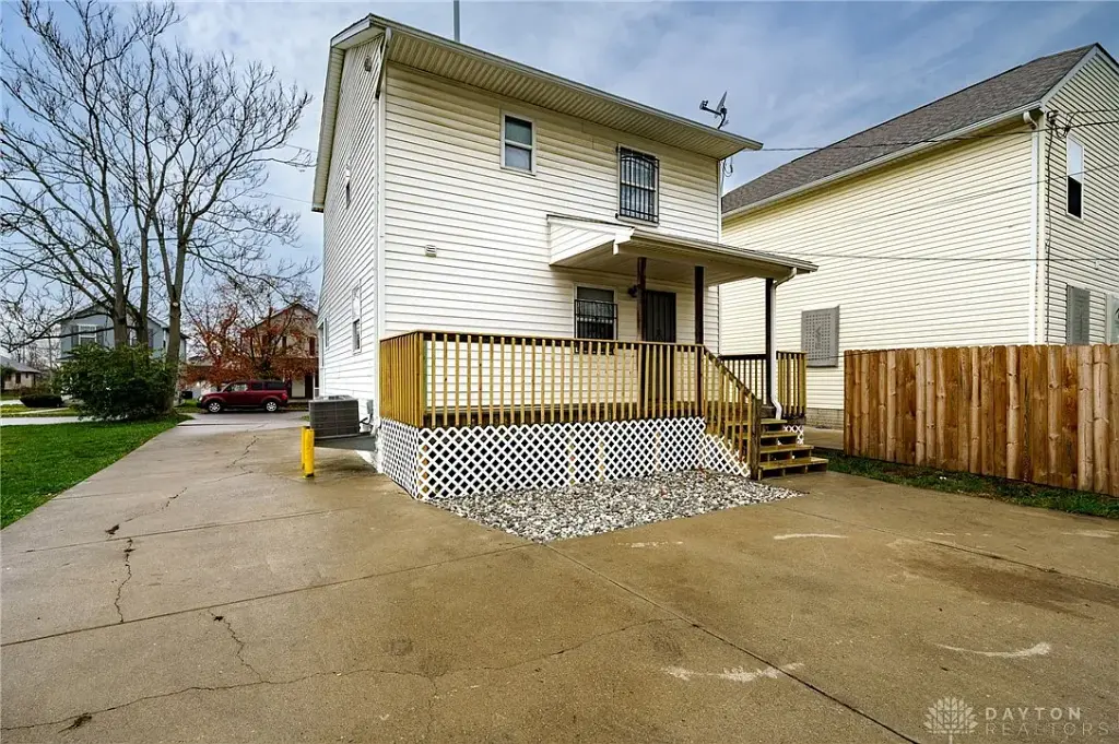 104 Crown Ave, Dayton, OH 45417 