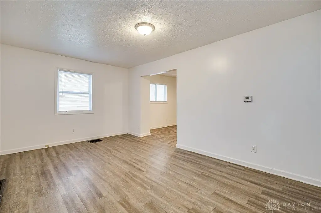 104 Crown Ave, Dayton, OH 45417 