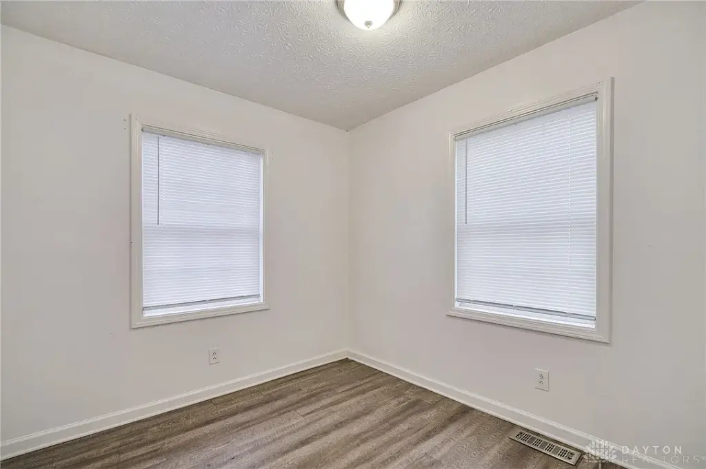 104 Crown Ave, Dayton, OH 45417 