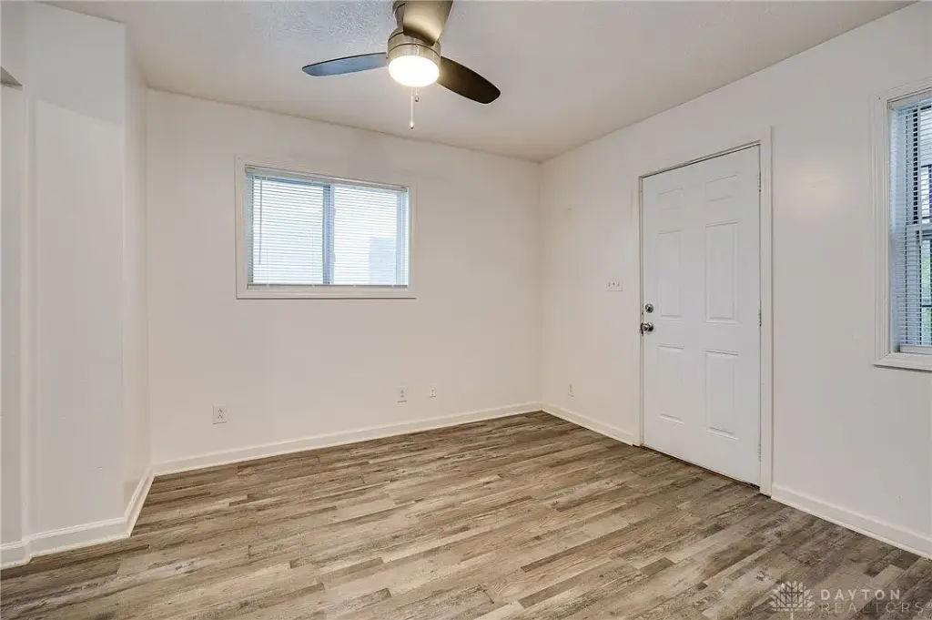 104 Crown Ave, Dayton, OH 45417 
