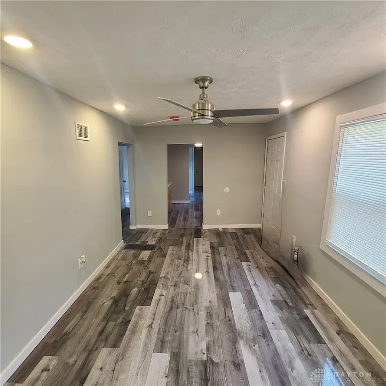 1425 Shaftesbury Rd, Dayton, OH 45406 