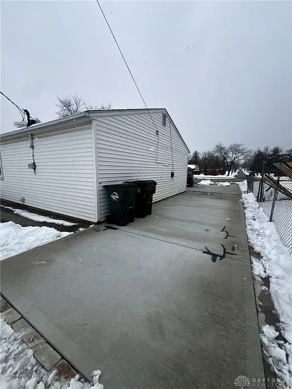 3570 Etter Dr, Dayton, OH 45416 