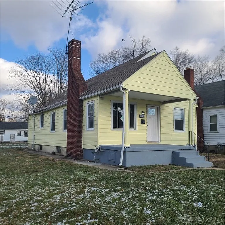 2425 Oakridge Dr, Dayton, OH 45417 