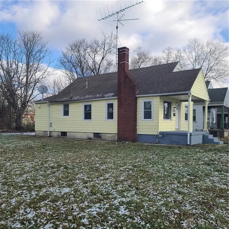 2425 Oakridge Dr, Dayton, OH 45417 