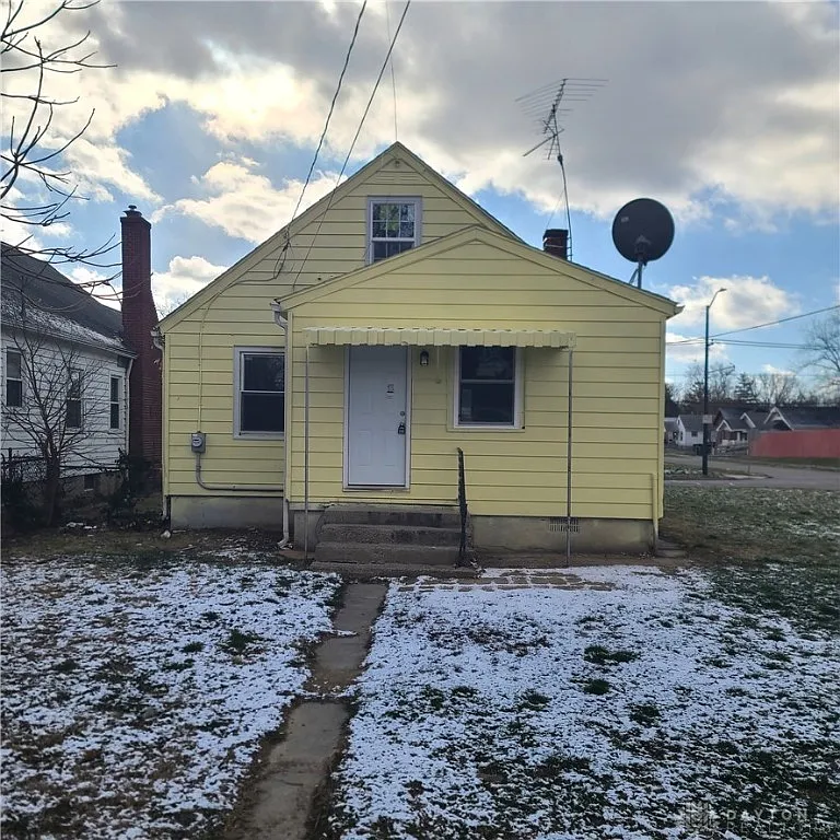 2425 Oakridge Dr, Dayton, OH 45417 