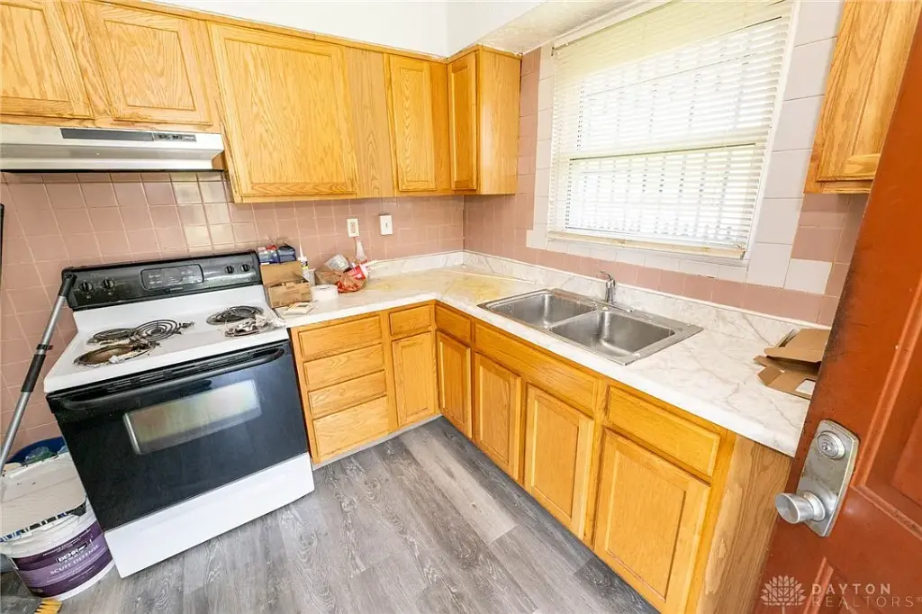 432 N Gettysburg Ave, Dayton, OH 45417 