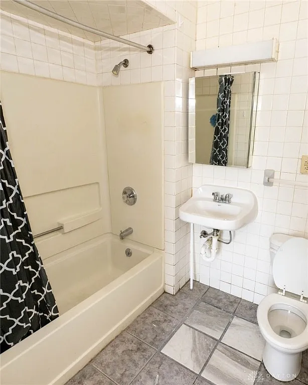 432 N Gettysburg Ave, Dayton, OH 45417 