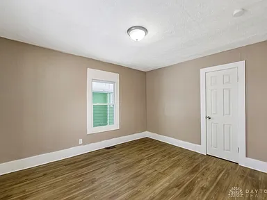 300 Ashwood Ave, Dayton, OH 45405 
