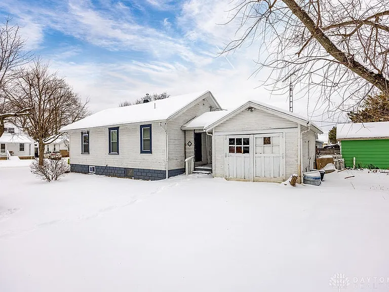 300 Ashwood Ave, Dayton, OH 45405 