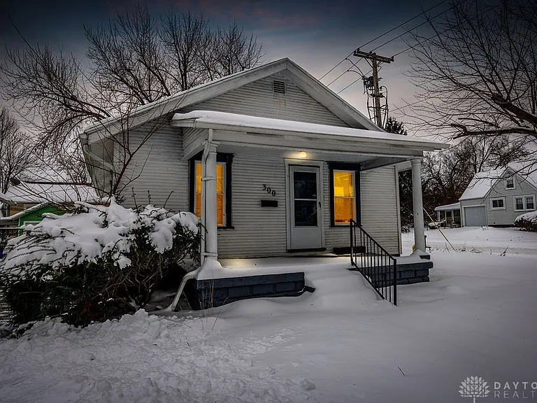 300 Ashwood Ave, Dayton, OH 45405 