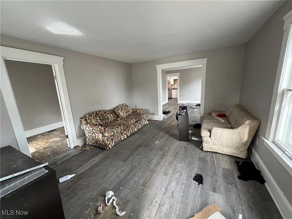 6210 Pear Ave, Cleveland, OH 44102 
