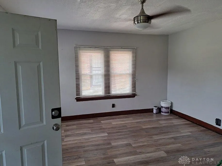 524 Crestmore Ave, Dayton, OH 45417 