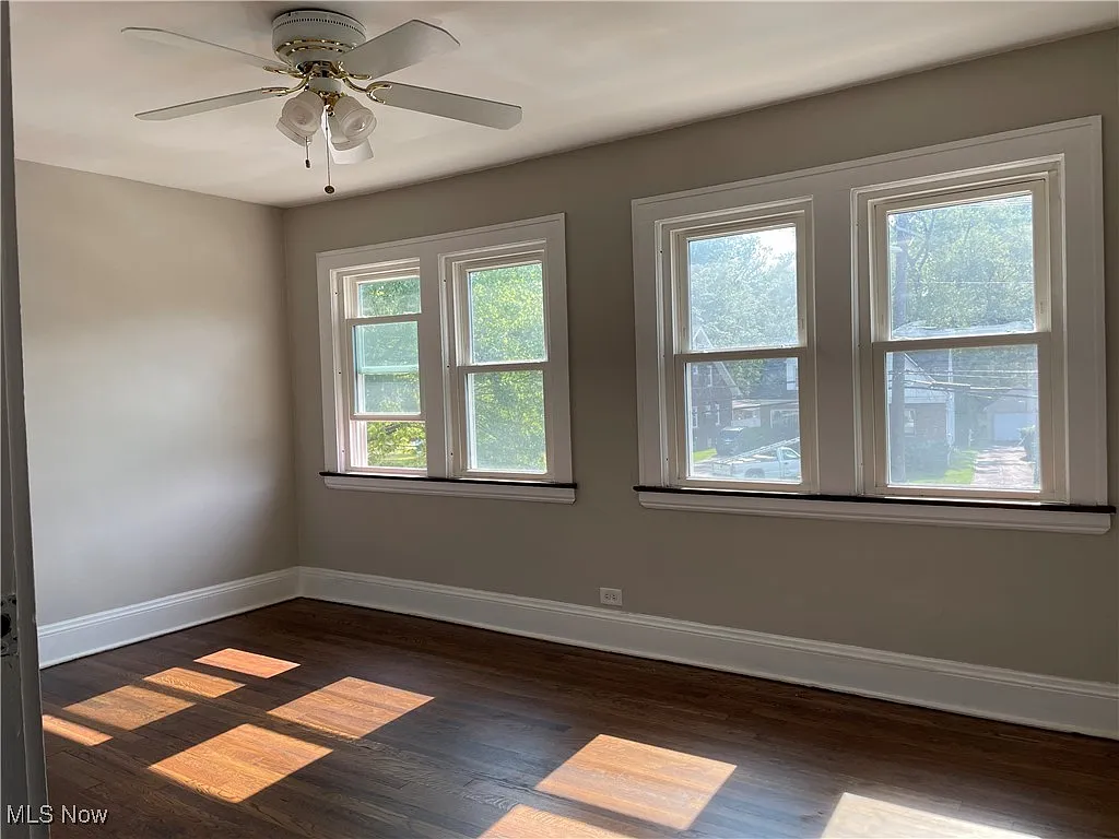 2137 N Taylor Rd, Cleveland Heights, OH 44112 