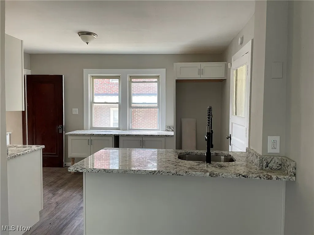 2137 N Taylor Rd, Cleveland Heights, OH 44112 