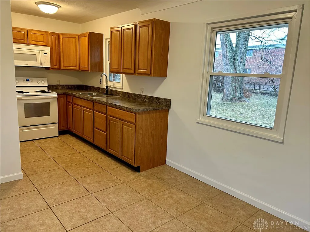 850 Stewville Dr, Vandalia, OH 45377 