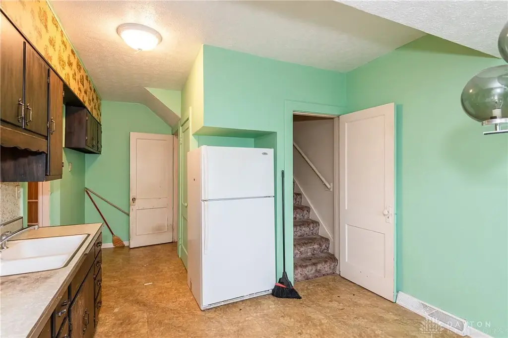 445 Santa Cruz Ave, Dayton, OH 45410 