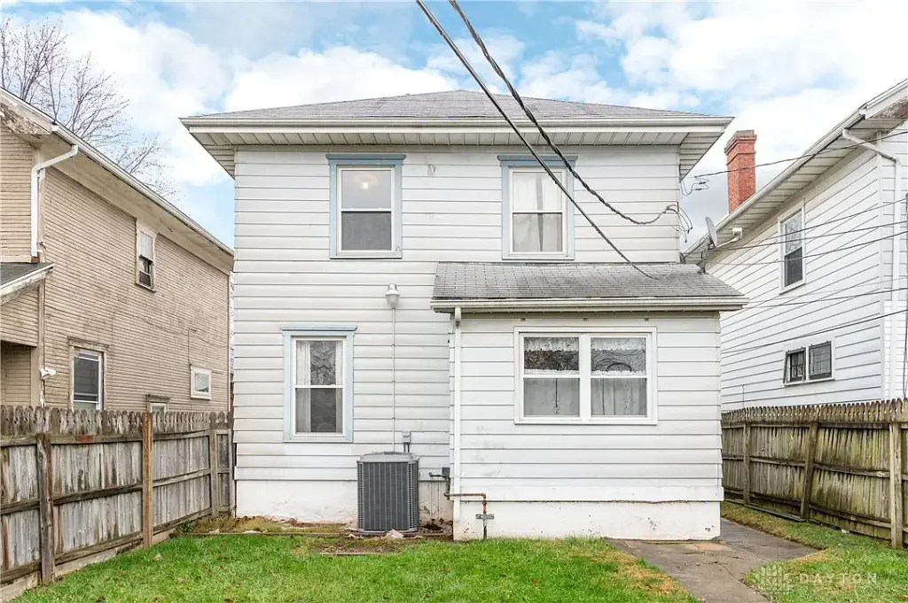 445 Santa Cruz Ave, Dayton, OH 45410 