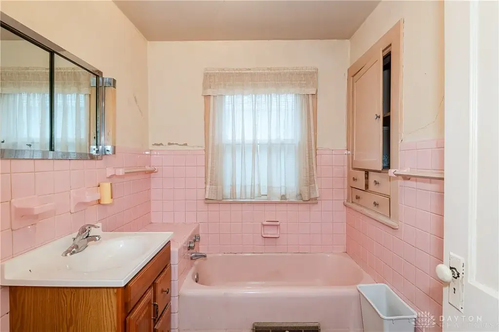 445 Santa Cruz Ave, Dayton, OH 45410 