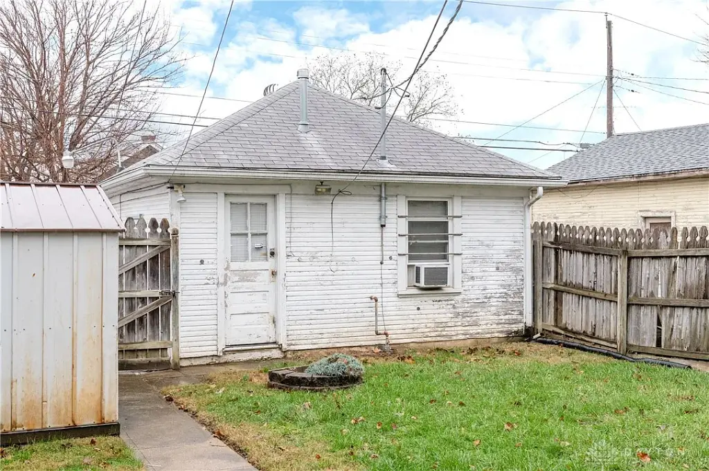 445 Santa Cruz Ave, Dayton, OH 45410 