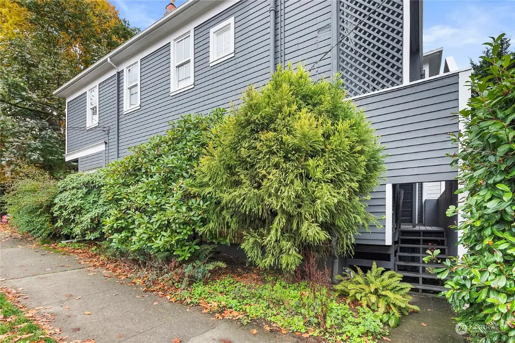 535 Federal Avenue E, Seattle, WA 98102 