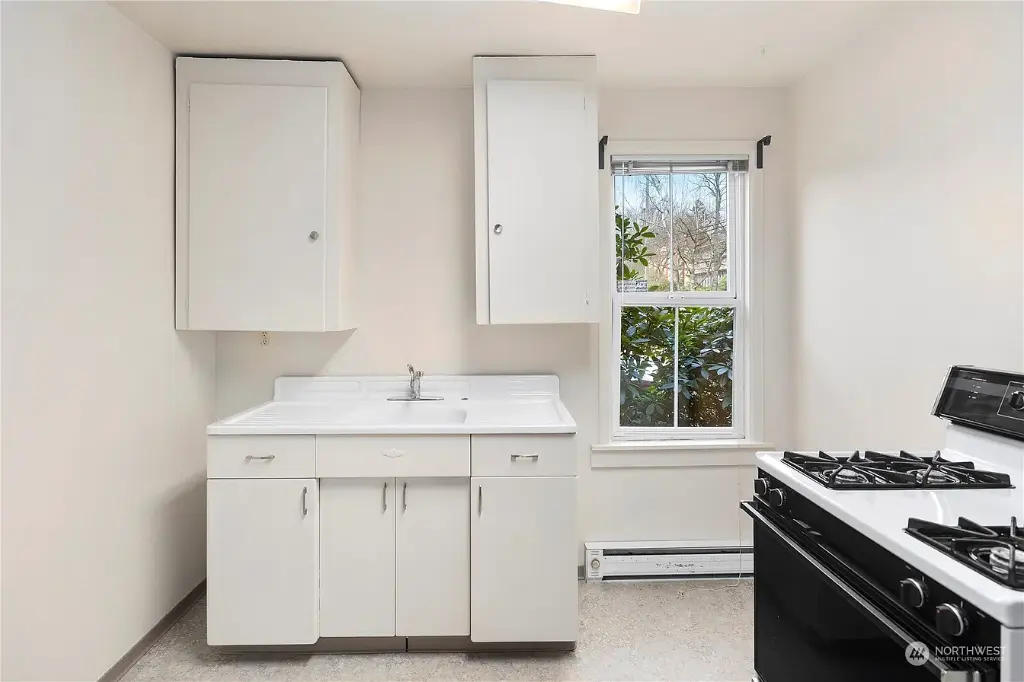 535 Federal Avenue E, Seattle, WA 98102 