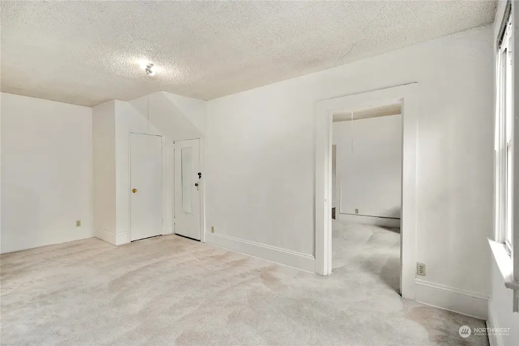 535 Federal Avenue E, Seattle, WA 98102 