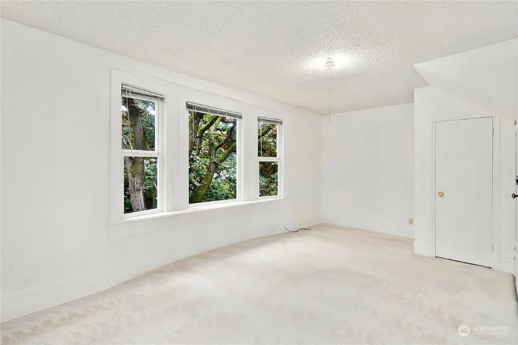 535 Federal Avenue E, Seattle, WA 98102 