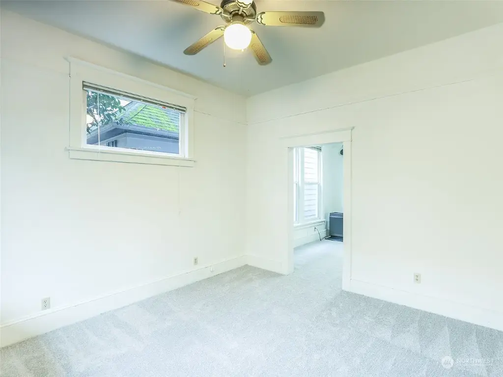 535 Federal Avenue E, Seattle, WA 98102 
