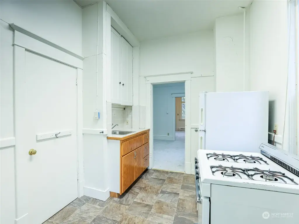 535 Federal Avenue E, Seattle, WA 98102 