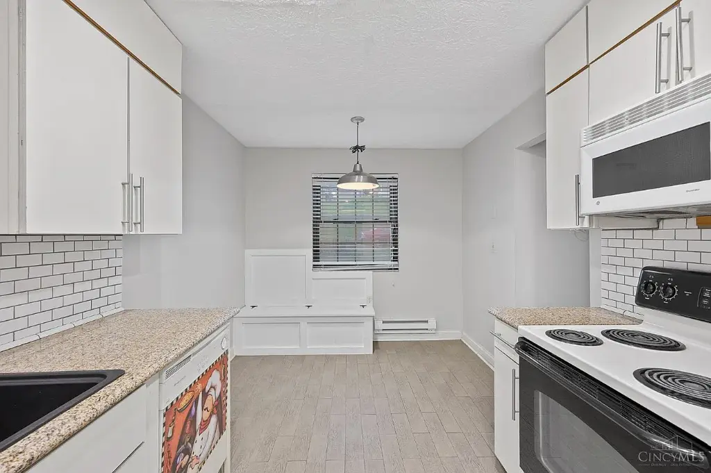 2 Camelot Ct APT 49, Fairfield, OH 45014 