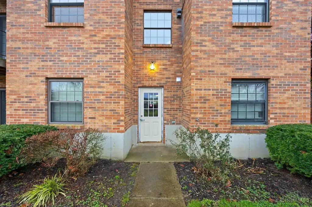 2 Camelot Ct APT 49, Fairfield, OH 45014 