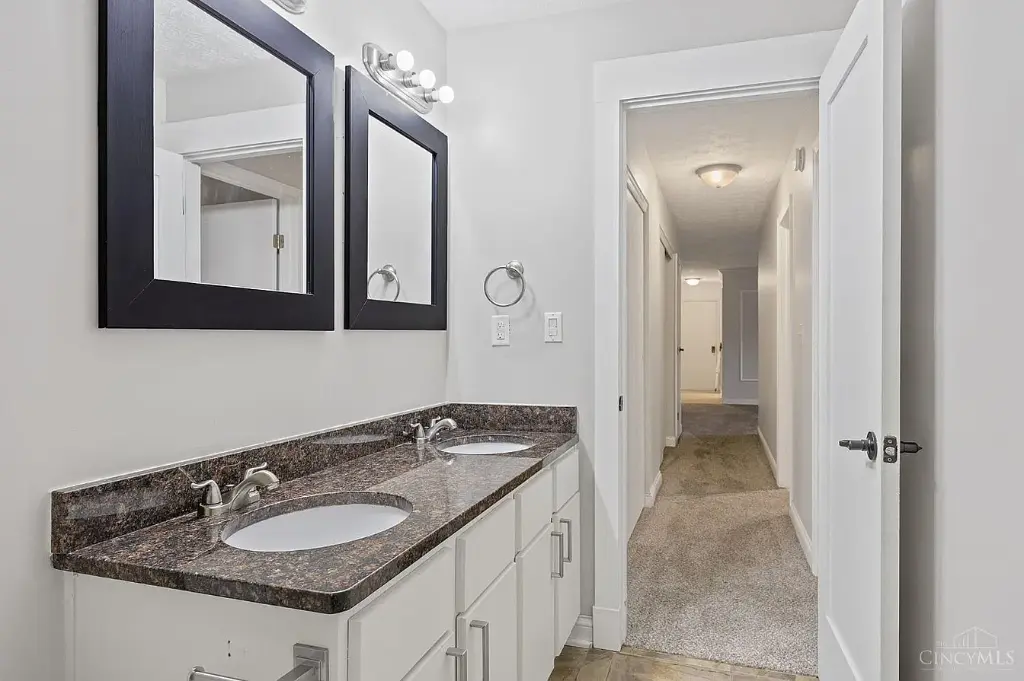 2 Camelot Ct APT 49, Fairfield, OH 45014 
